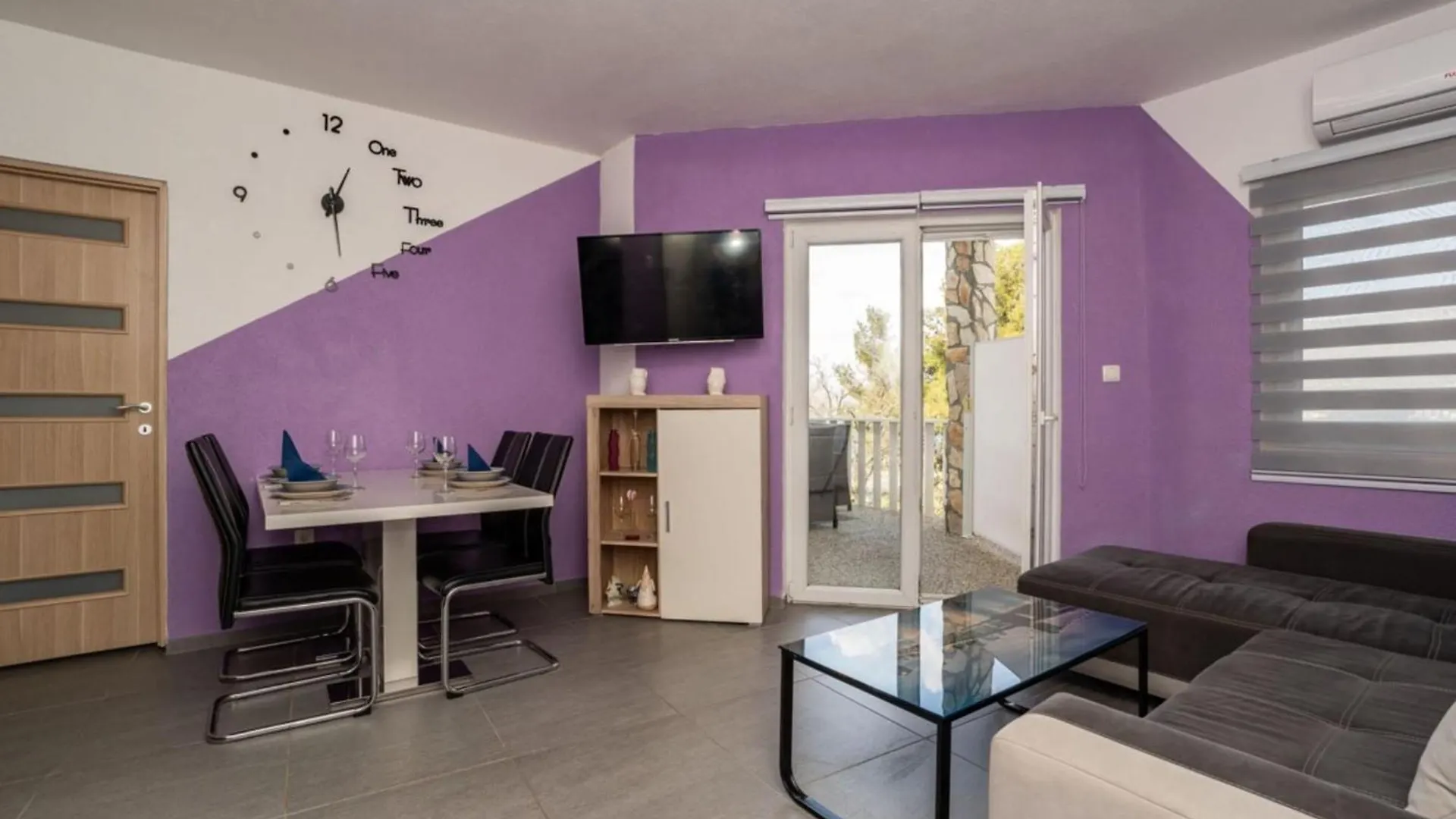 2 Bedroom Apartment With Sea View ベンコヴァツ